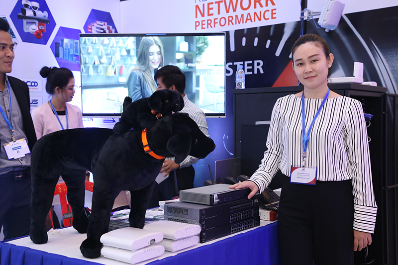 ក្រុមហ៊ុន AWS Cambodia បានបង្ហាញខ្លួននៅក្នុងកម្មវិធី “Digital Cambodia 2019” ពិព័រណ៍បច្ចេកវិទ្យាថ្នាក់ជាតិដ៏ធំដំបូង និងបំផុតនៅកម្ពុជា